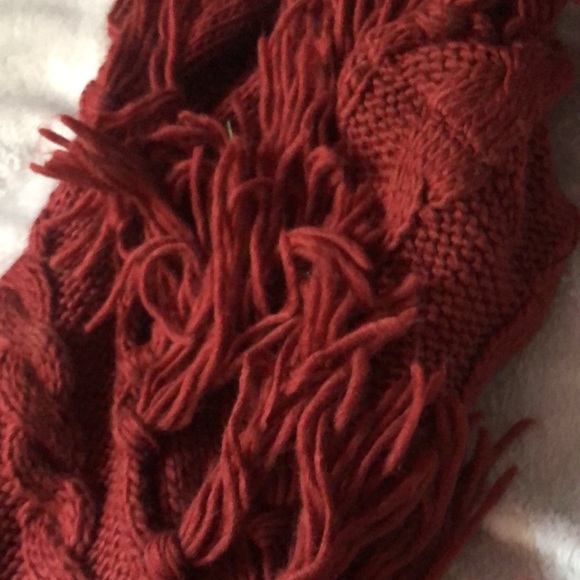 Brand new without tags stick cable knit, infinity scarf XB - Picture 5 of 5